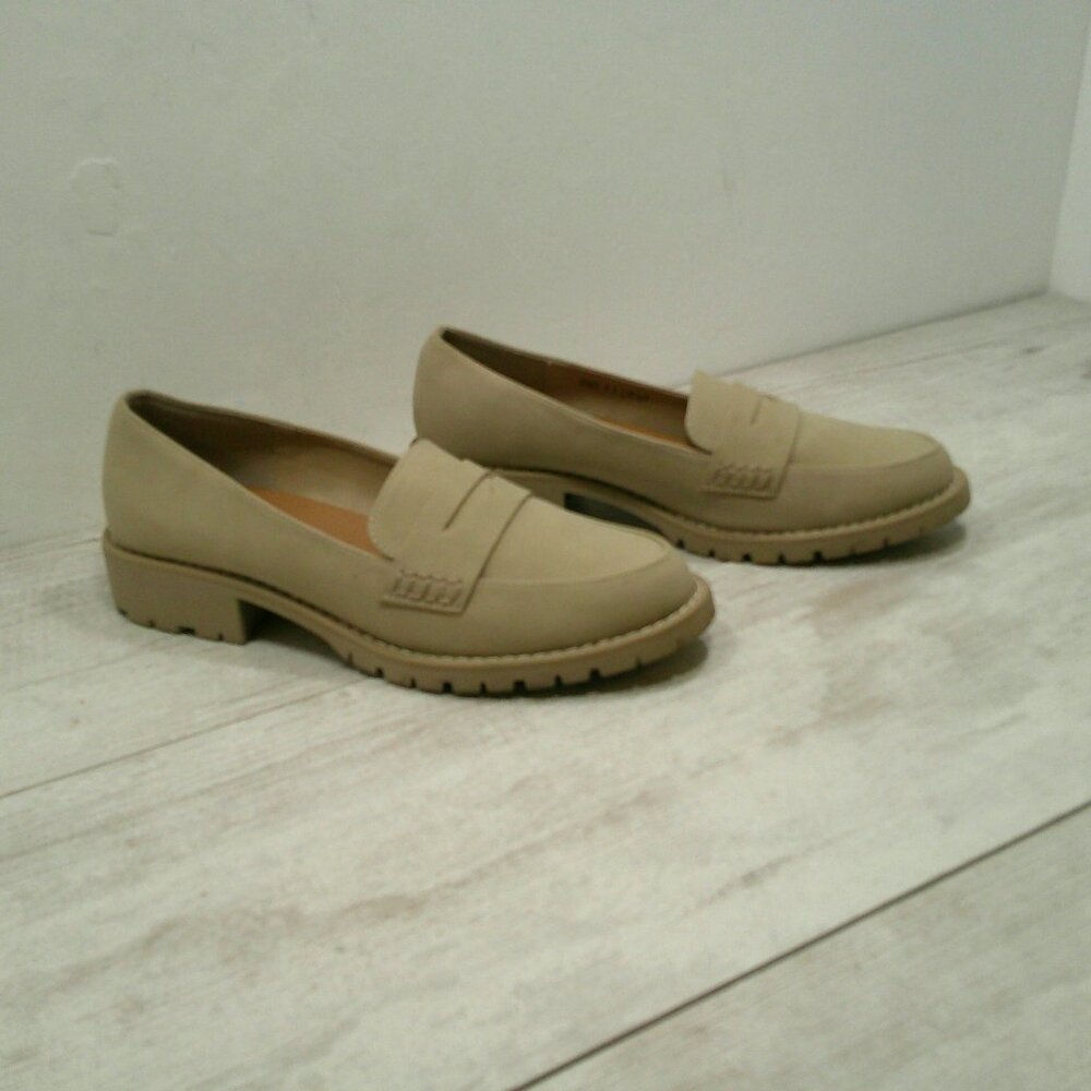 Dolce Vita Crisp Cream Old Money Suede Lug Loafers Size 6.5